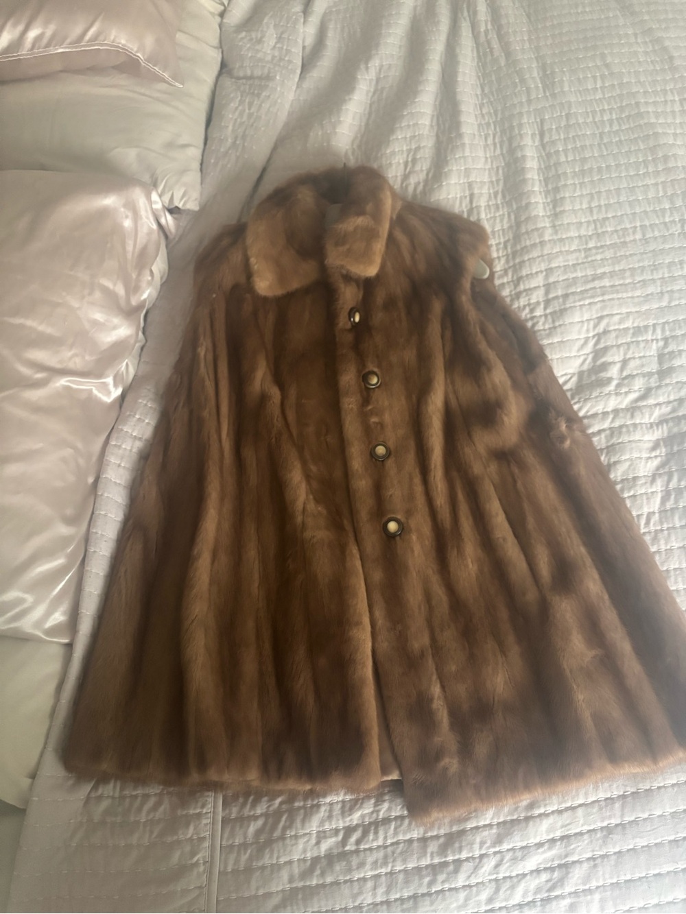 Vintage Mink Fur Coat Cape in Rich Brown - Picture 3 of 5